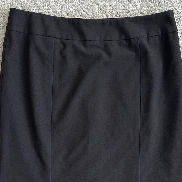 Talbots Pleated Knee Length Career Skirt Brown Size 6P Office Classic All-Season - Picture 2 of 11